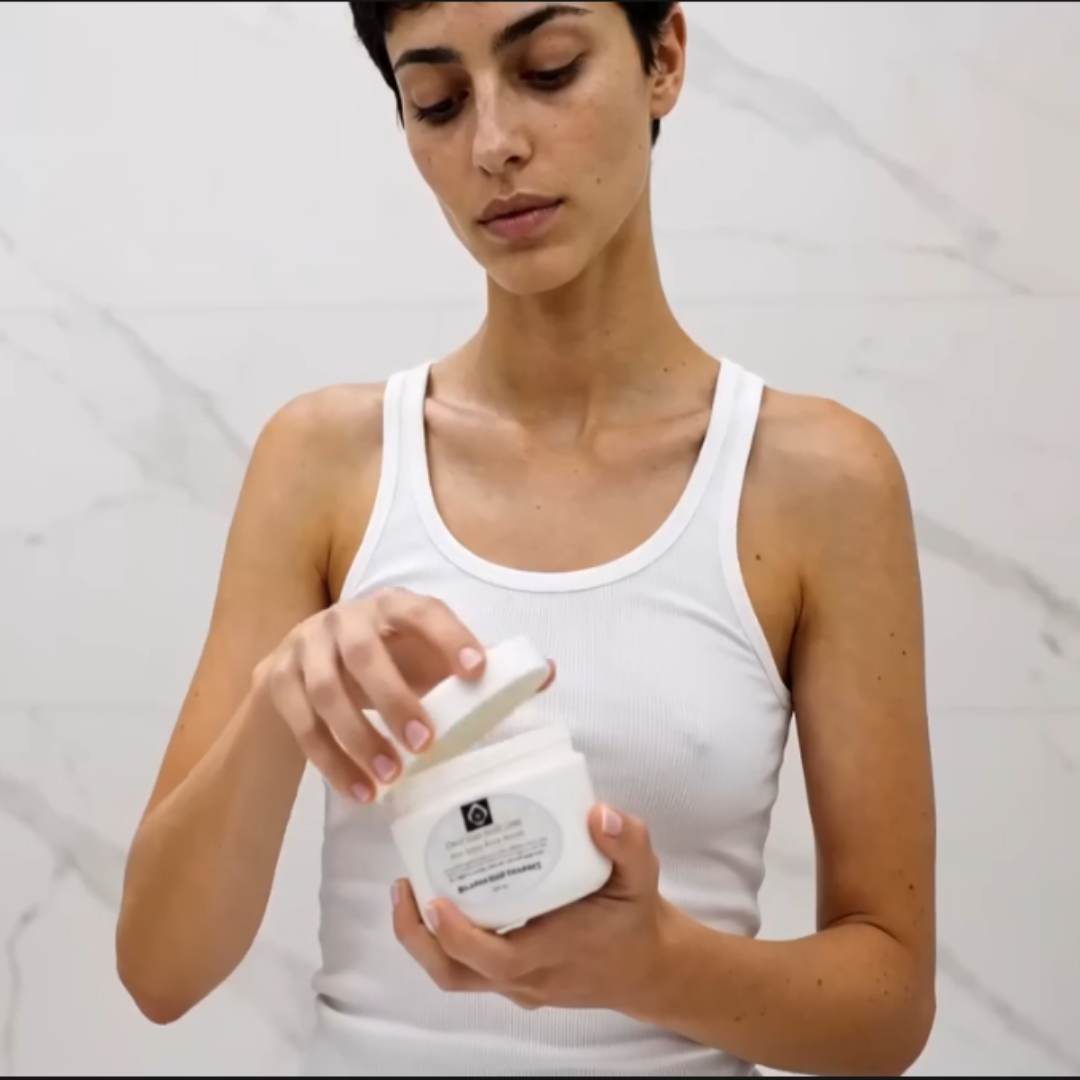 Exfoliating Organic Body Scrub Vanilla Musk Fragrance